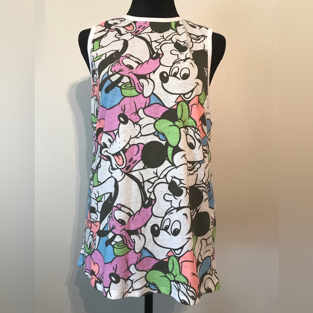 Disney Women’s Tank Top Size M Mickey Minnie Goofy Pluto Donal Duck & Daisy